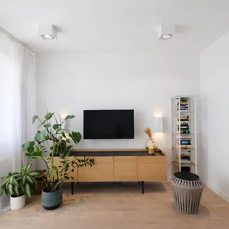 House Managers - Flora Apartment